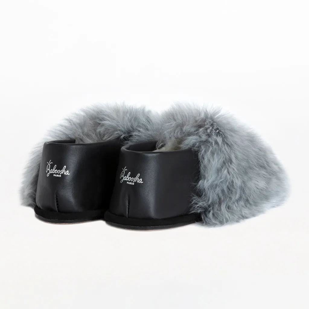 ETHICALLY AND CRUELTY FREE ALPACA SLIPPERS IN DOLPHIN GREY