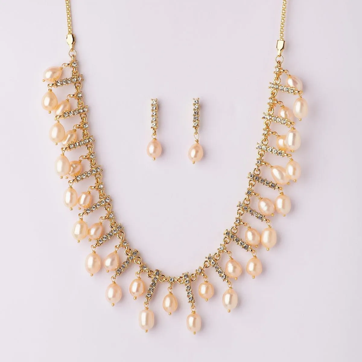 Exquisite Pearl Necklace Set