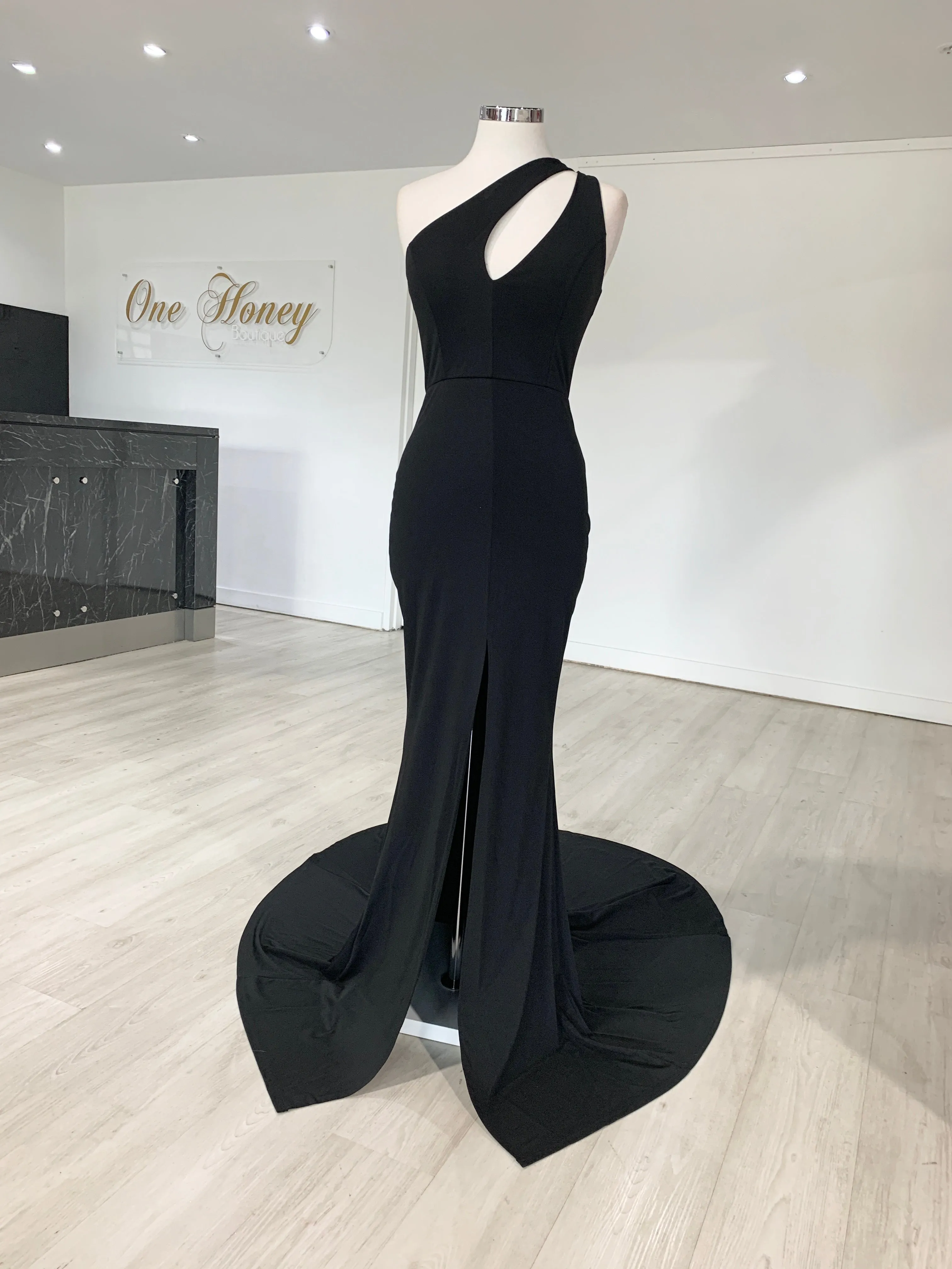 Honey Couture LAYLAH Black One Shoulder Mermaid Formal Dress