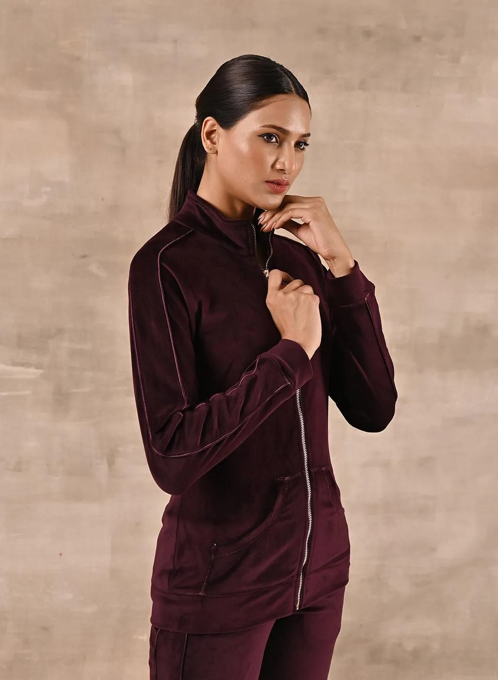 Maroon Tracksuit with Classic Collar and Zip Closure