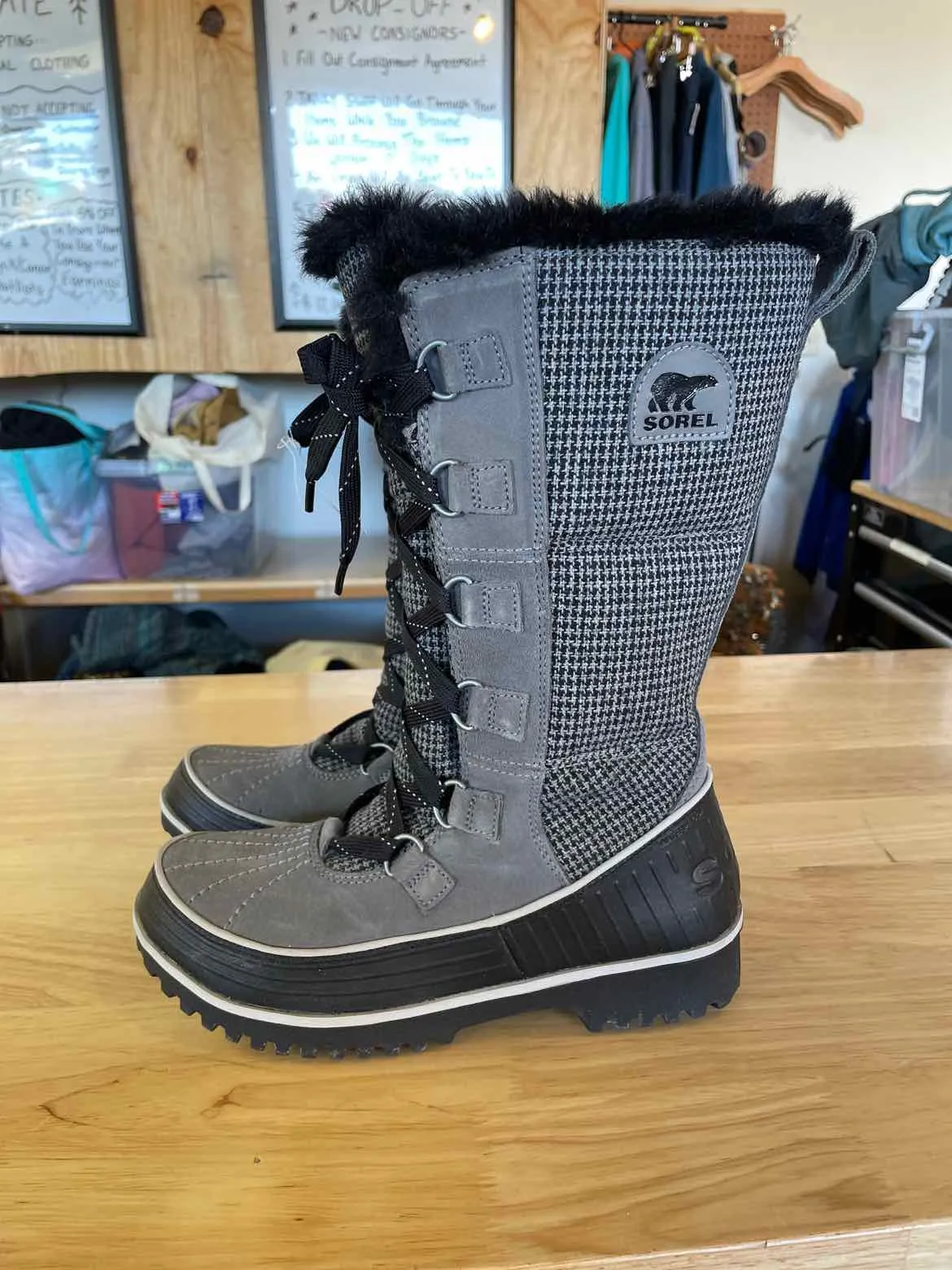 Shoe Size 8 Sorel Grey Women's Winter Boots